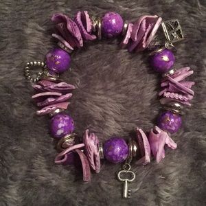 Stylish shell and beads charm bracelet